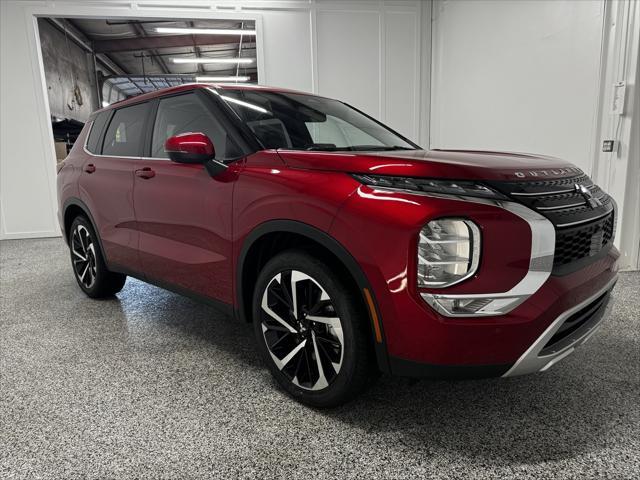 new 2024 Mitsubishi Outlander car, priced at $27,085