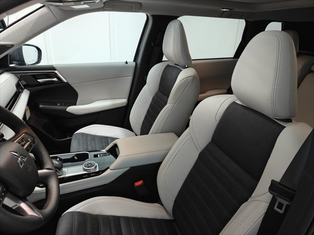 new 2025 Mitsubishi Outlander car, priced at $33,680