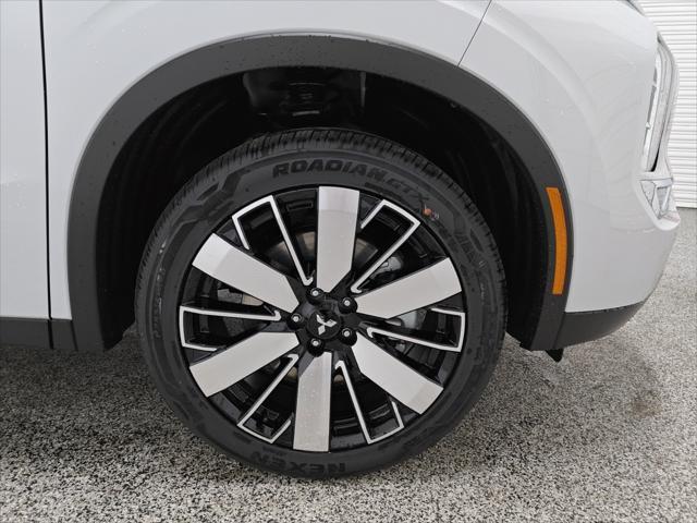 new 2025 Mitsubishi Outlander car, priced at $35,080