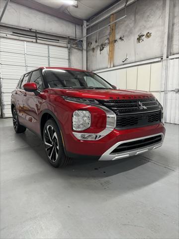 new 2024 Mitsubishi Outlander car, priced at $29,300