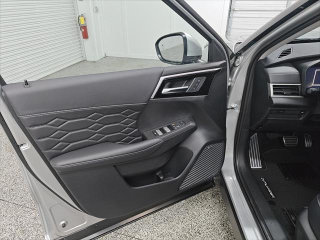 new 2025 Mitsubishi Outlander car, priced at $35,885