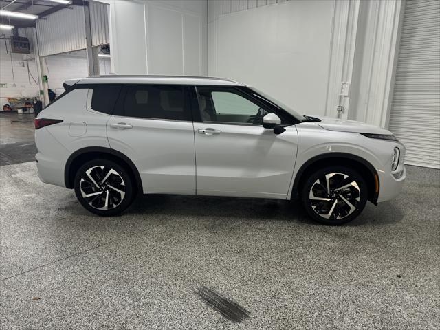 new 2024 Mitsubishi Outlander car, priced at $30,135