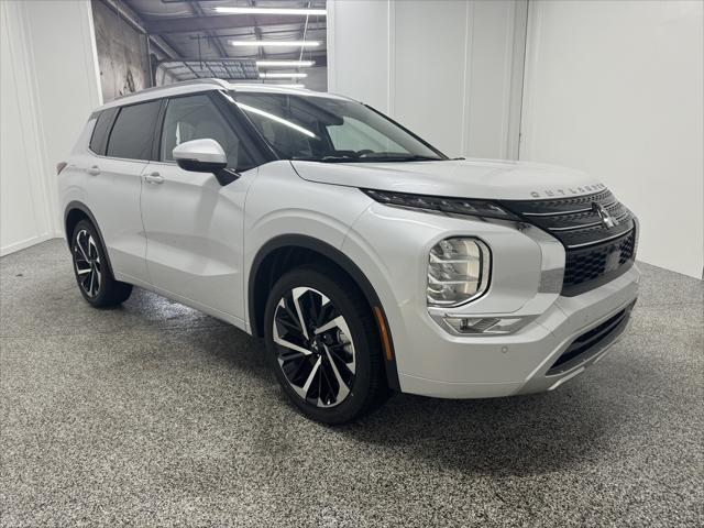 new 2024 Mitsubishi Outlander car, priced at $30,135