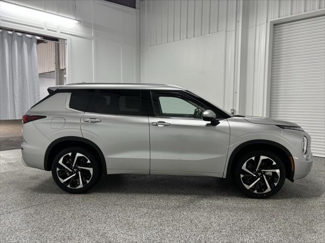 new 2024 Mitsubishi Outlander car, priced at $29,540