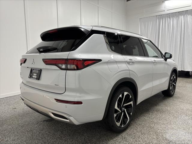 new 2024 Mitsubishi Outlander car, priced at $30,180