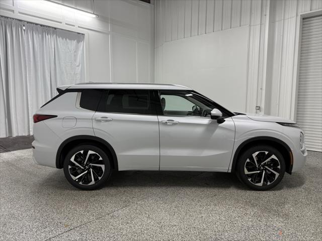 new 2024 Mitsubishi Outlander car, priced at $35,180