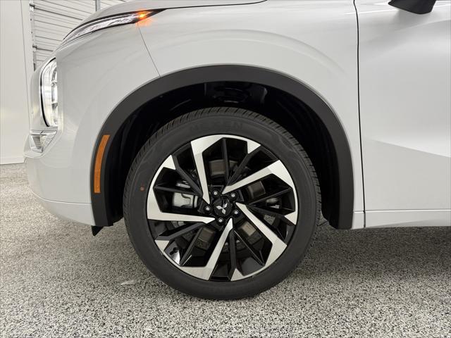 new 2024 Mitsubishi Outlander car, priced at $35,180