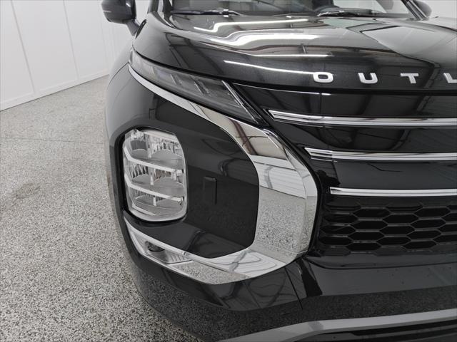 new 2025 Mitsubishi Outlander car, priced at $42,035
