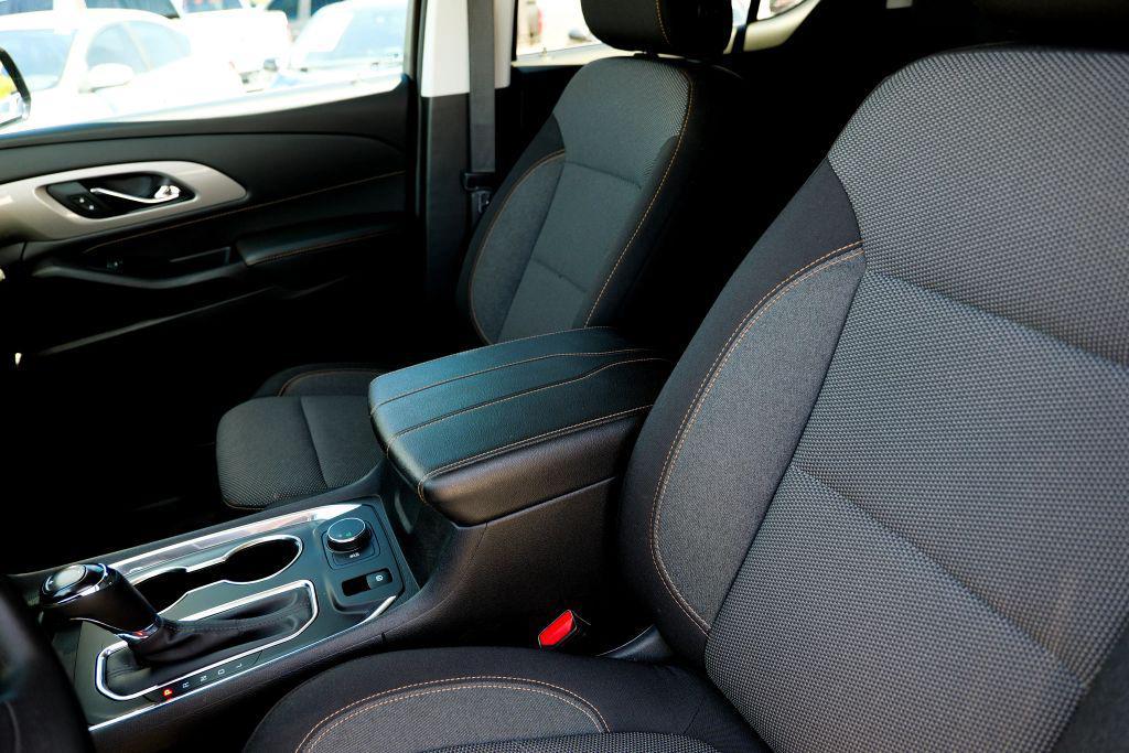 used 2020 Chevrolet Traverse car, priced at $22,995