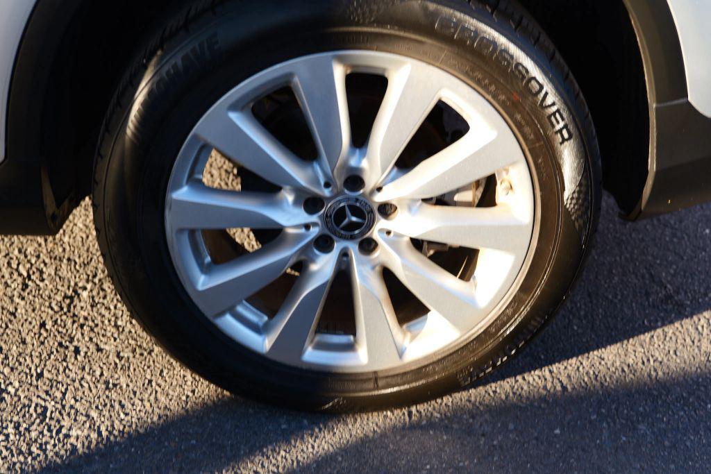 used 2020 Mercedes-Benz GLC 300 car, priced at $23,995