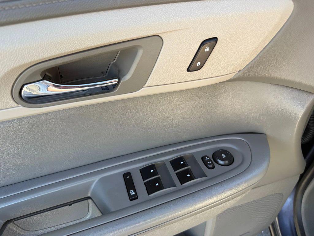 used 2014 Chevrolet Traverse car, priced at $13,995