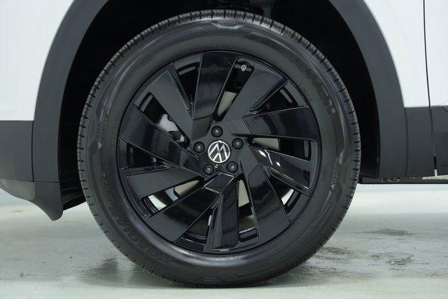 new 2026 Volkswagen Atlas Cross Sport car, priced at $45,522