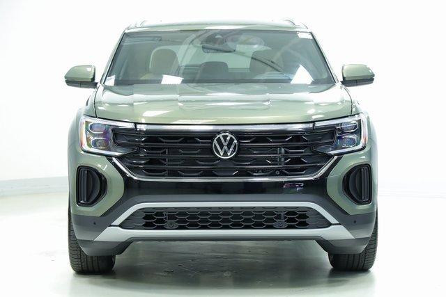 new 2026 Volkswagen Atlas Cross Sport car, priced at $49,686