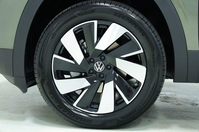 new 2026 Volkswagen Atlas Cross Sport car, priced at $49,686