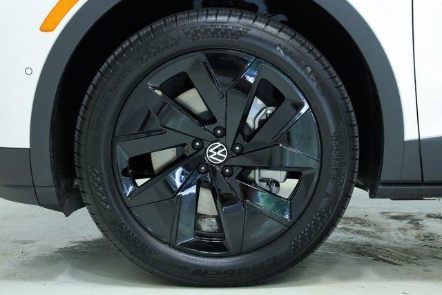 new 2025 Volkswagen ID.4 car, priced at $53,318