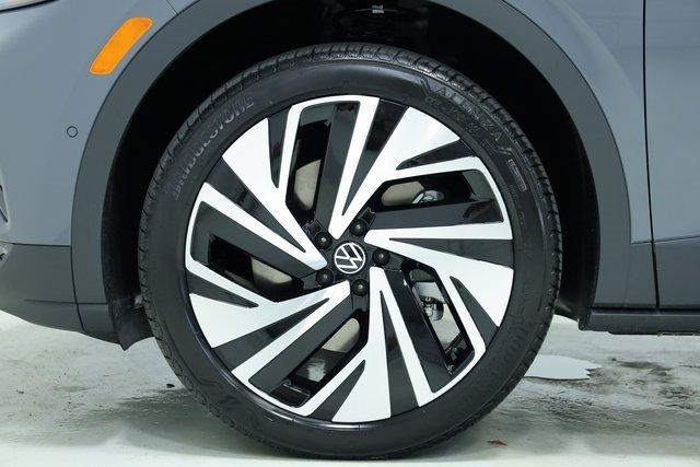 new 2025 Volkswagen ID.4 car, priced at $52,284