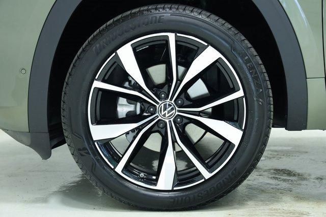 new 2025 Volkswagen Atlas car, priced at $52,349