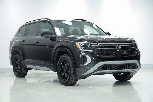 new 2024 Volkswagen Atlas car, priced at $48,776