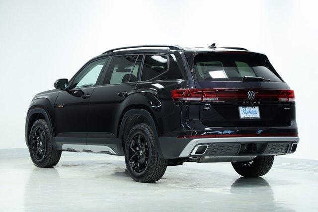 new 2024 Volkswagen Atlas car, priced at $44,999