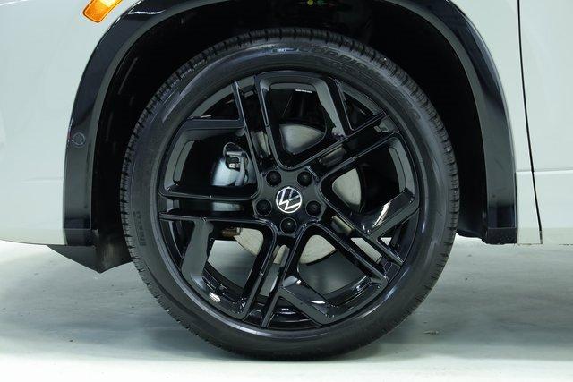 new 2026 Volkswagen Tiguan car, priced at $38,821
