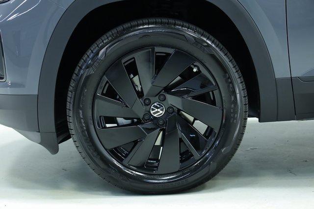 new 2026 Volkswagen Atlas Cross Sport car, priced at $44,338