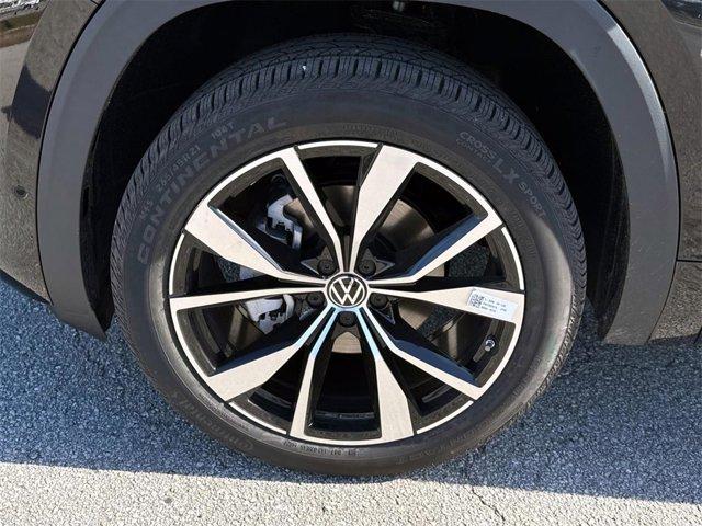 new 2025 Volkswagen Atlas car, priced at $49,943