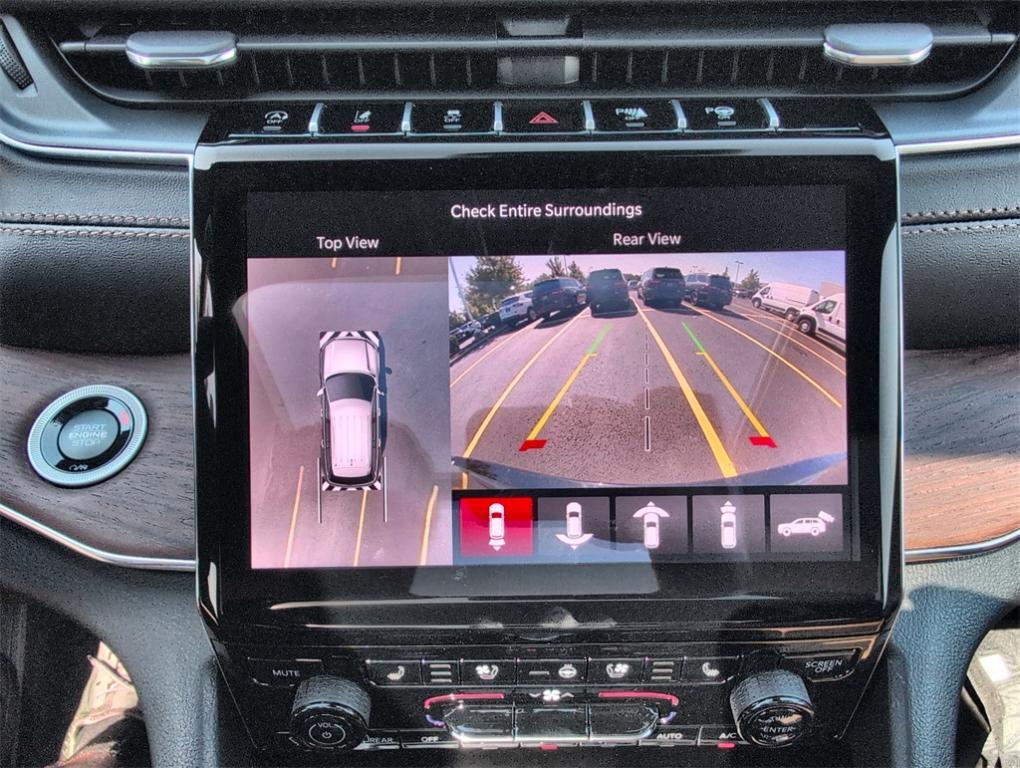 new 2025 Jeep Grand Cherokee car, priced at $60,281