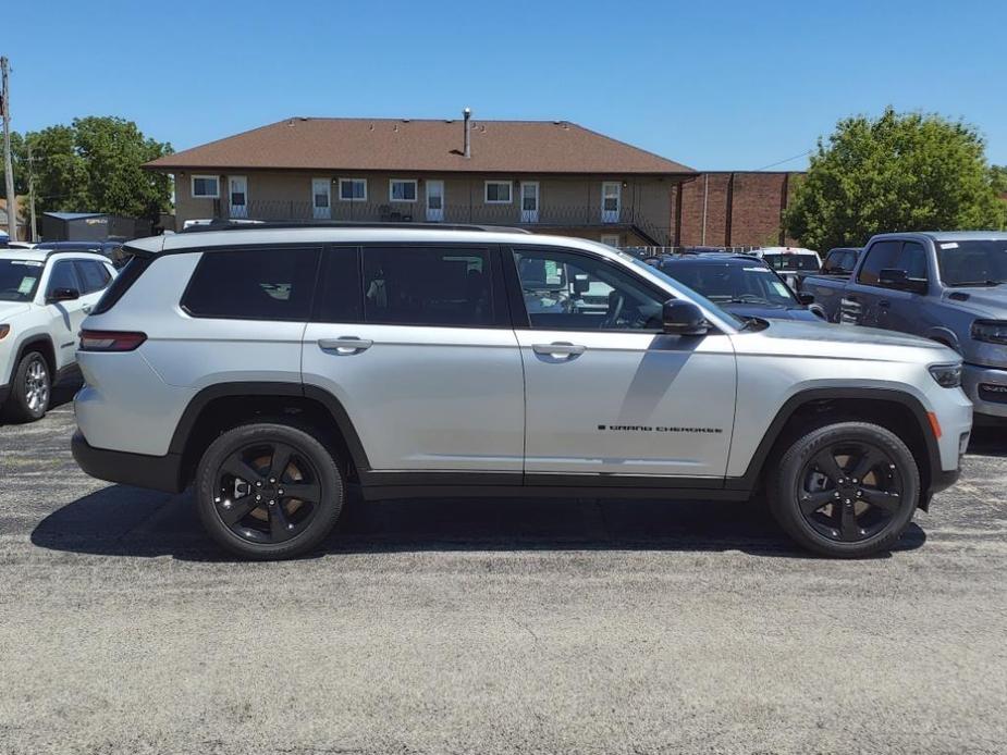 new 2024 Jeep Grand Cherokee L car, priced at $42,275