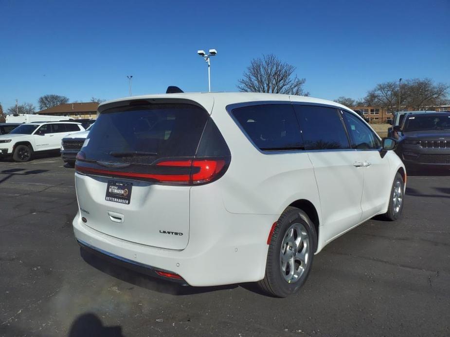 new 2024 Chrysler Pacifica car, priced at $43,455