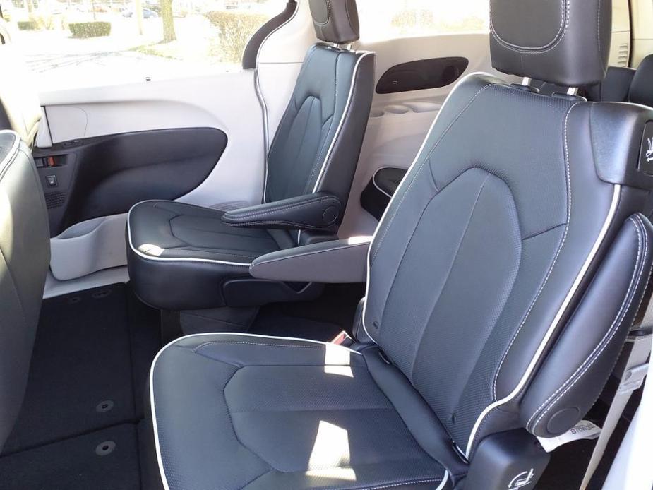 new 2024 Chrysler Pacifica car, priced at $43,455