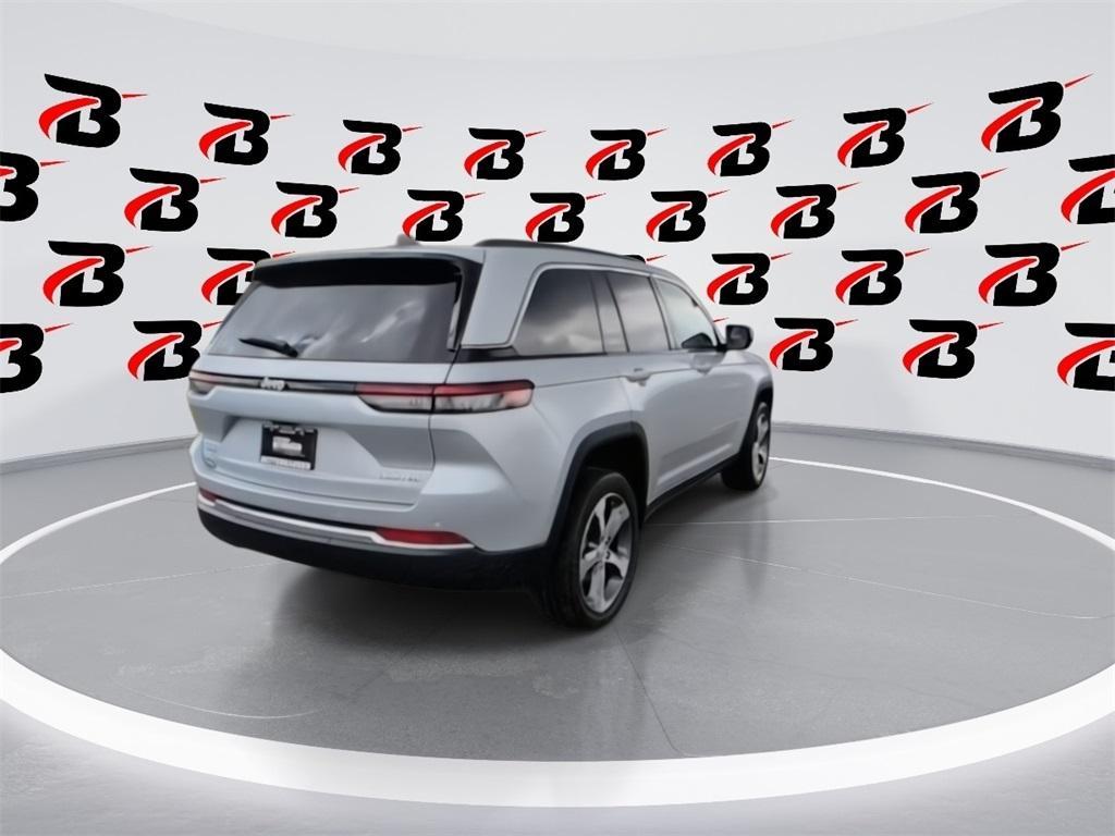 new 2025 Jeep Grand Cherokee car, priced at $44,870