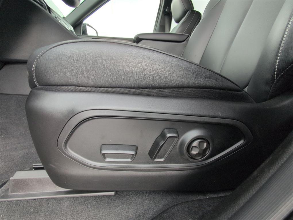 new 2025 Jeep Grand Cherokee car, priced at $44,870