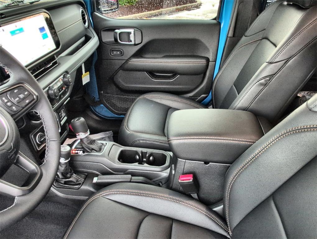 new 2025 Jeep Gladiator car, priced at $44,695