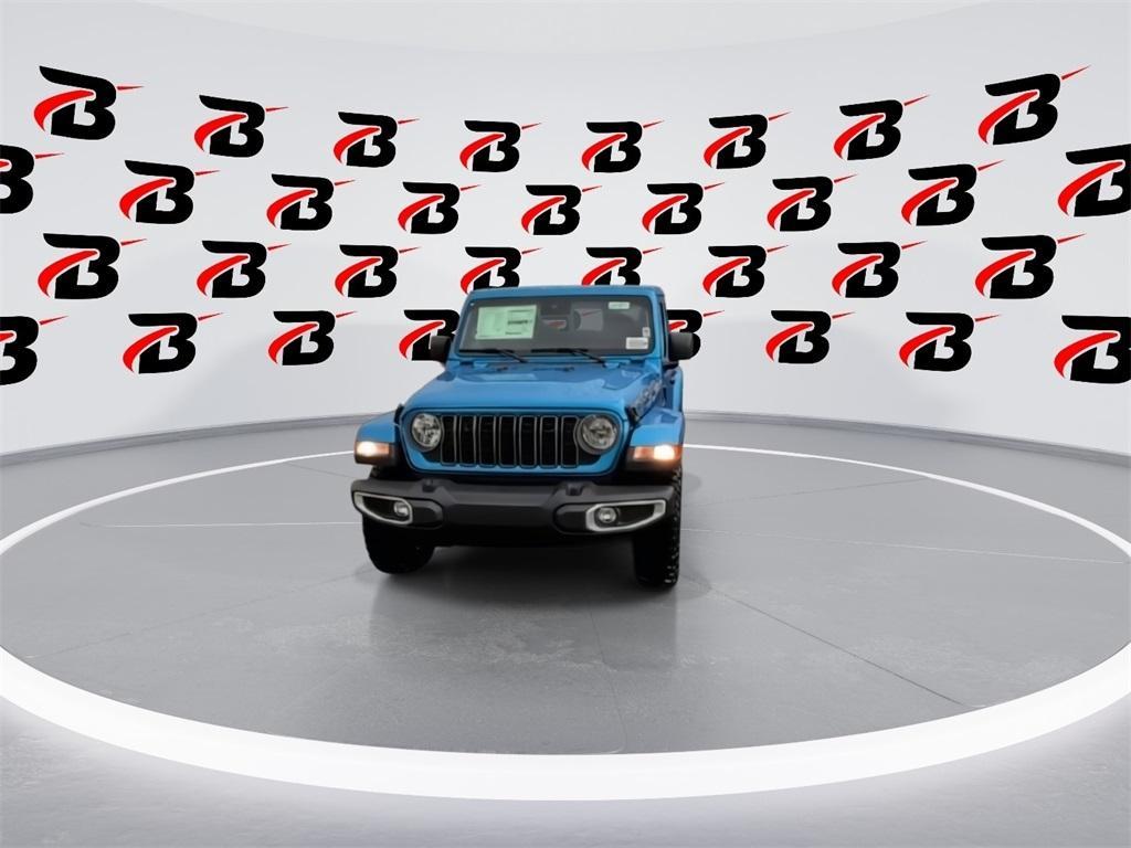new 2025 Jeep Gladiator car, priced at $44,695
