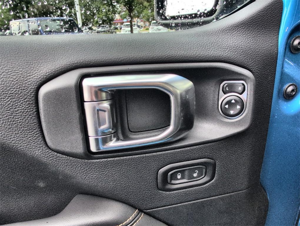 new 2025 Jeep Gladiator car, priced at $44,695