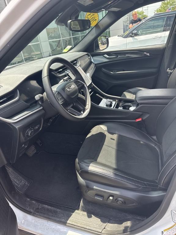 used 2023 Jeep Grand Cherokee car, priced at $35,999