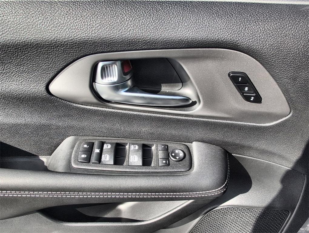 new 2025 Chrysler Pacifica car, priced at $42,720