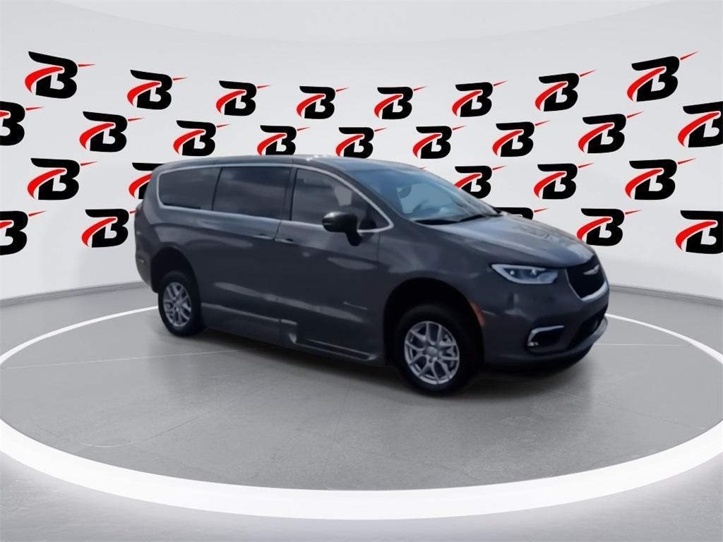 new 2025 Chrysler Pacifica car, priced at $42,720