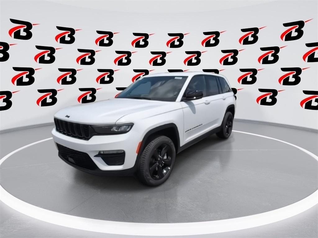new 2025 Jeep Grand Cherokee car, priced at $46,584