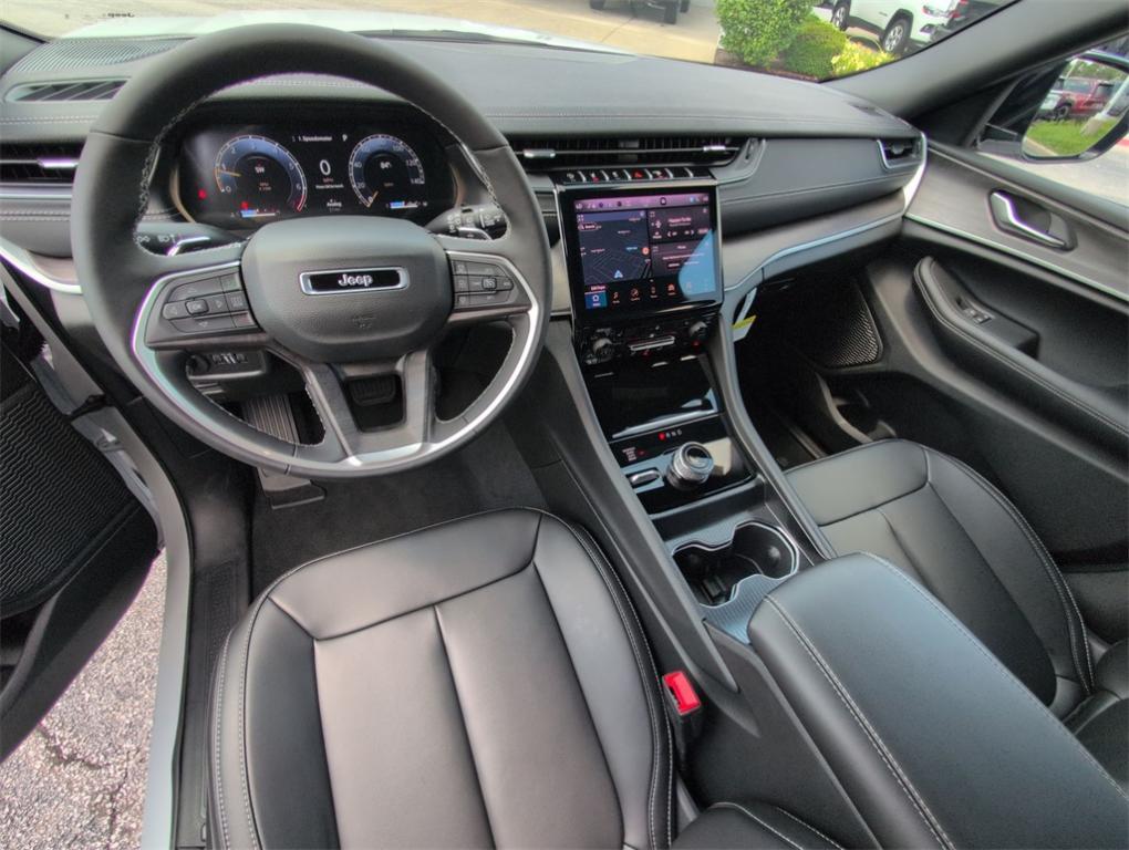 new 2025 Jeep Grand Cherokee car, priced at $46,584
