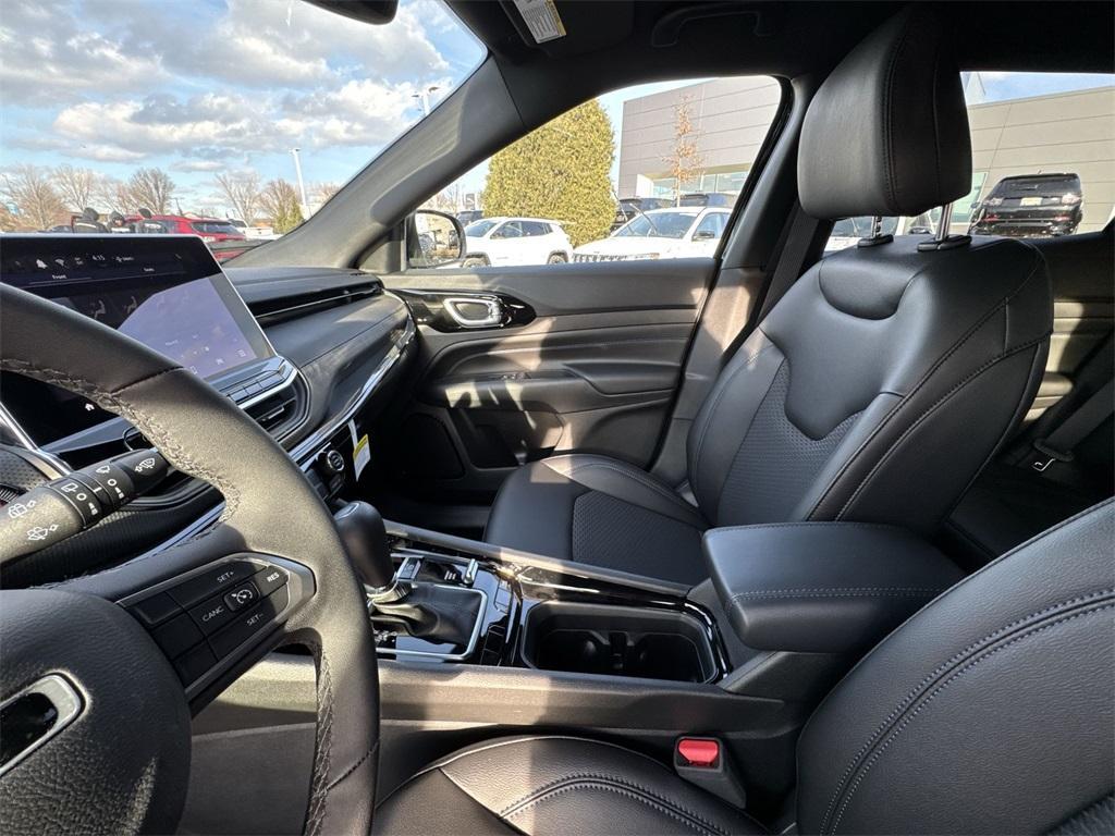 new 2025 Jeep Compass car, priced at $29,889