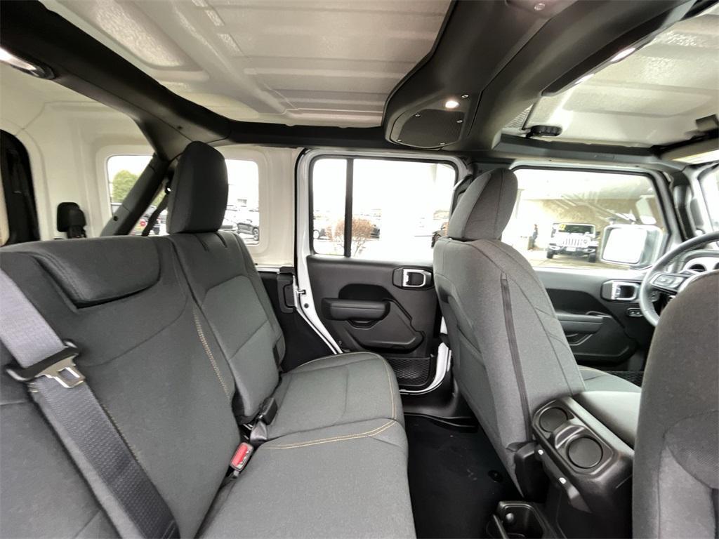 new 2025 Jeep Wrangler car, priced at $47,956