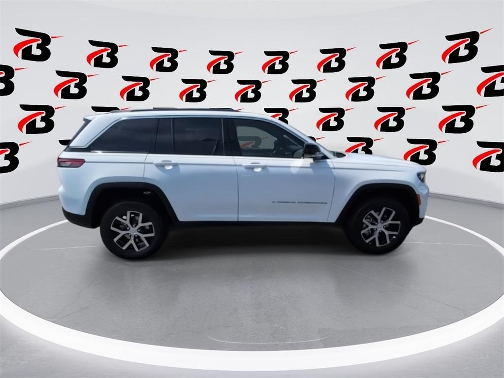 new 2025 Jeep Grand Cherokee car, priced at $44,253