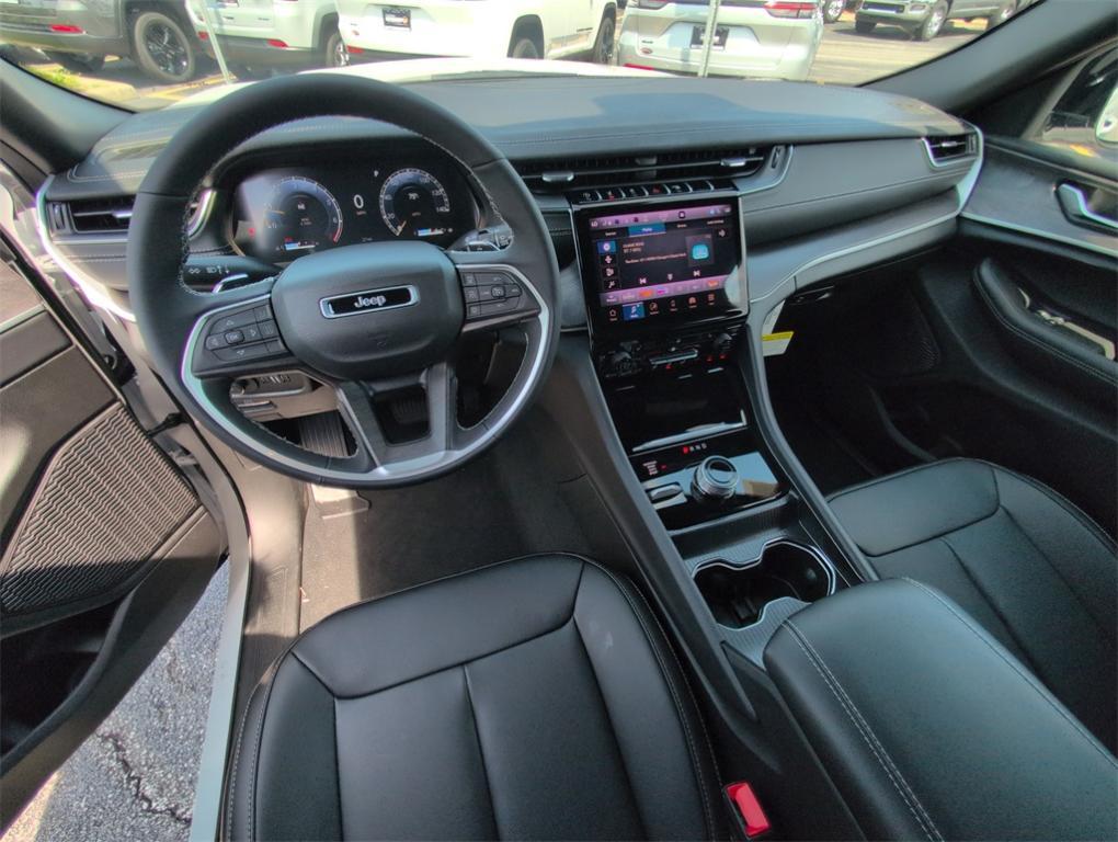 new 2025 Jeep Grand Cherokee car, priced at $44,253