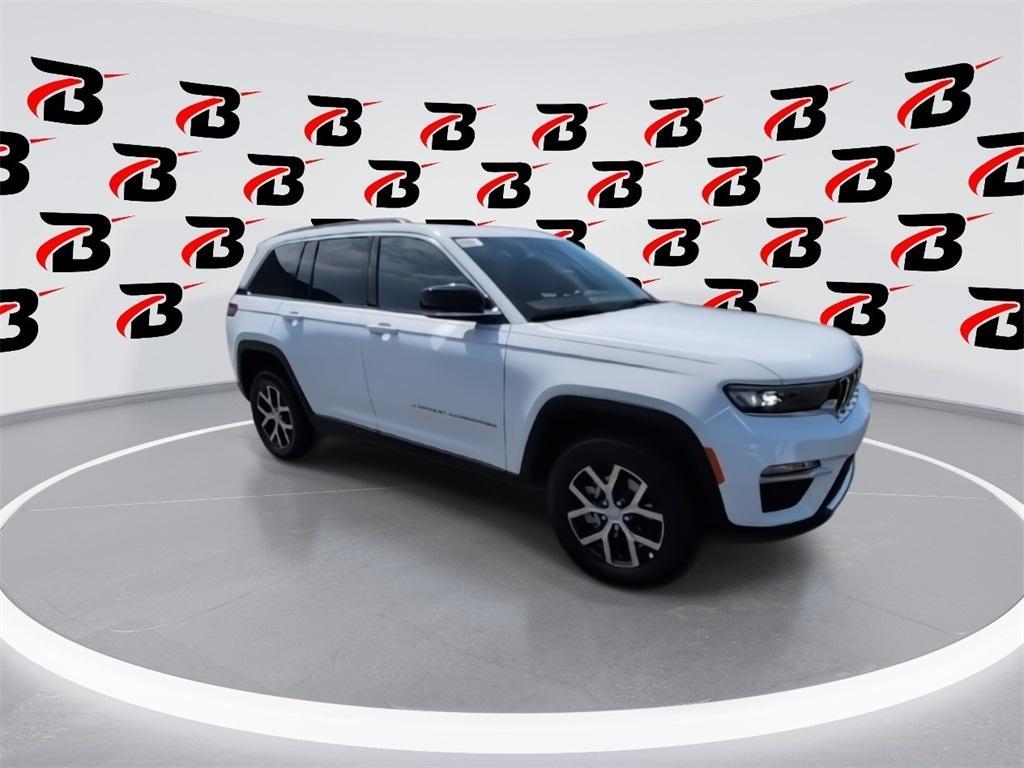 new 2025 Jeep Grand Cherokee car, priced at $44,253