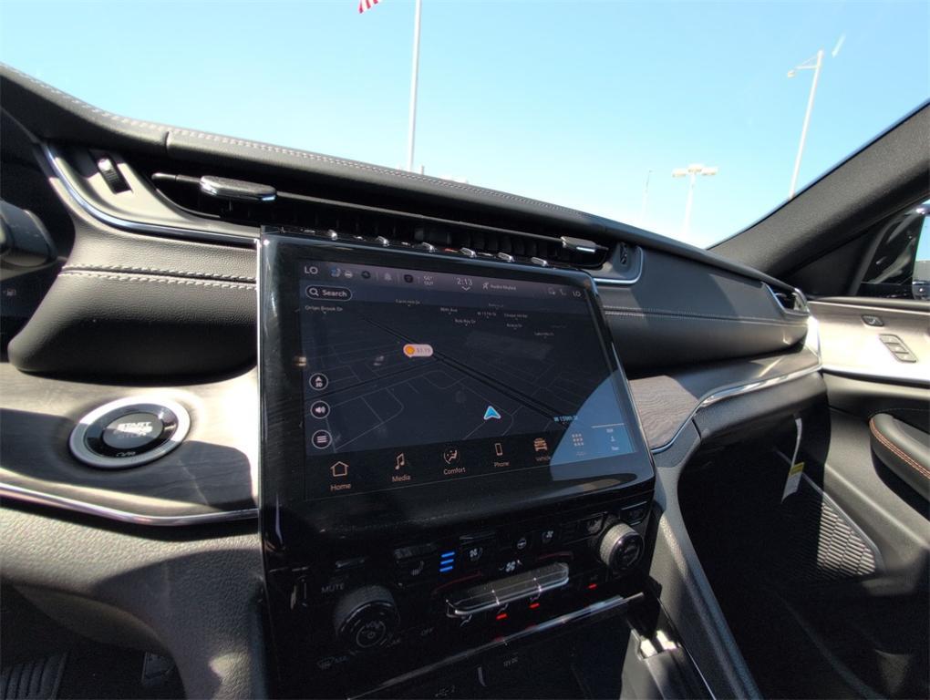 new 2025 Jeep Grand Cherokee car, priced at $61,551