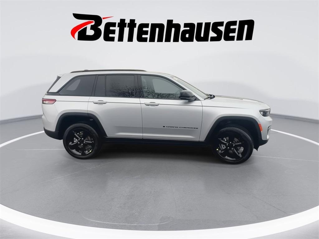 new 2025 Jeep Grand Cherokee car, priced at $45,650