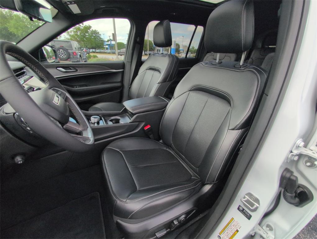 new 2025 Jeep Grand Cherokee L car, priced at $41,462