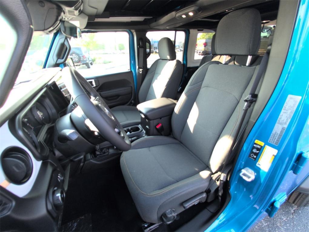 new 2025 Jeep Wrangler car, priced at $42,637