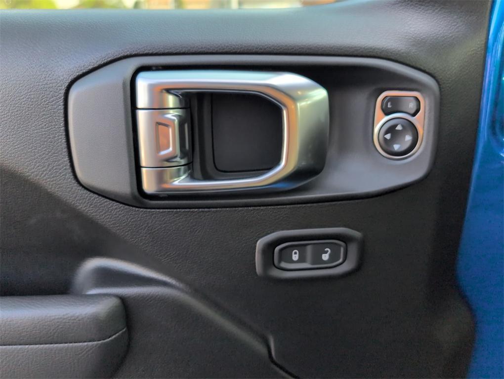 new 2025 Jeep Wrangler car, priced at $42,637